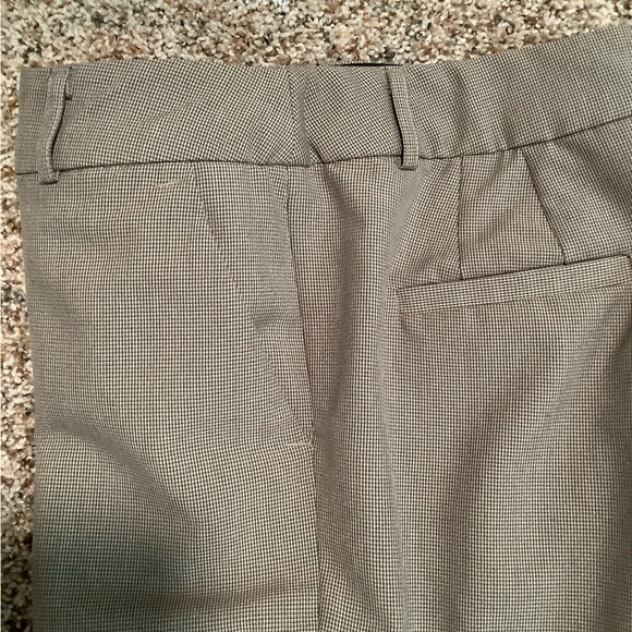 Nine West Woman’s Classic Brown Houndstooth Dress Pants - Picture 2 of 7